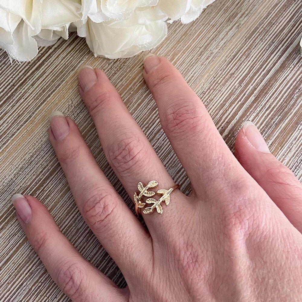 Simple Elegance Ring